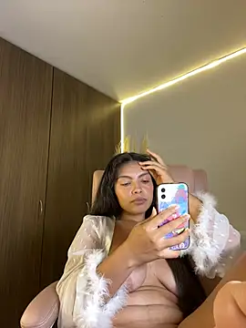 Snapshot of Nathcurly_ chatting on 12-31-24, 11:39 Nathcurly online show from 12-31-24, 11:39