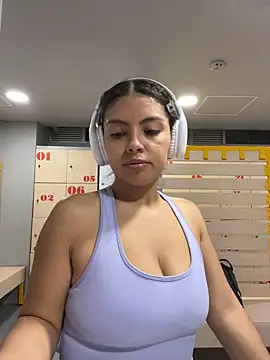 Snapshot of Nathcurly_ chatting on 02-16-25, 03:04 Nathcurly online show from 02-16-25, 03:04