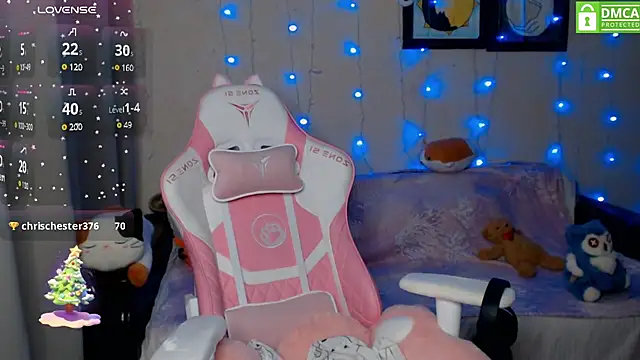 Snapshot of LeahGottty chatting on 12-19-24, 06:23 LeahGottty online show from 12-19-24, 06:23