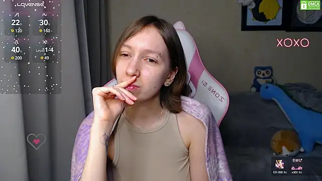 Snapshot of LeahGottty chatting on 02-18-25, 03:42 LeahGottty online show from 02-18-25, 03:42