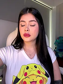 Snapshot of misslollipop04 chatting on 10-29-25, 02:52 misslollipop04 online show from 10-29-25, 02:52