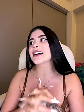 Snapshot of misslollipop04 chatting on 11-28-25, 05:10 misslollipop04 online show from 11-28-25, 05:10