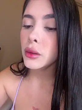 Snapshot of misslollipop04 chatting on 12-02-25, 01:44 misslollipop04 online show from 12-02-25, 01:44