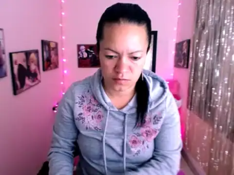 Cristal w online show from 01-20-25, 01:11