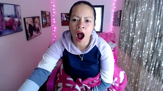 Cristal w online show from 02-25-25, 07:14