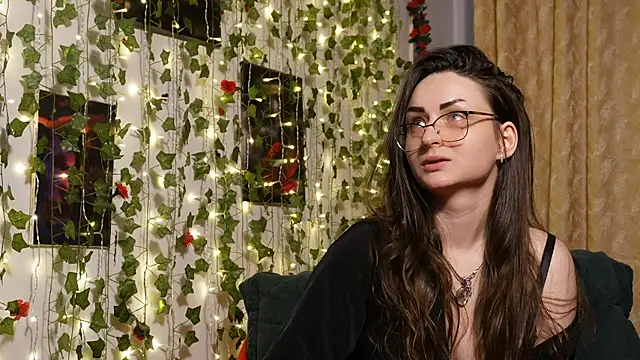 NaughtYHomemadE online show from 01-11-26, 10:20