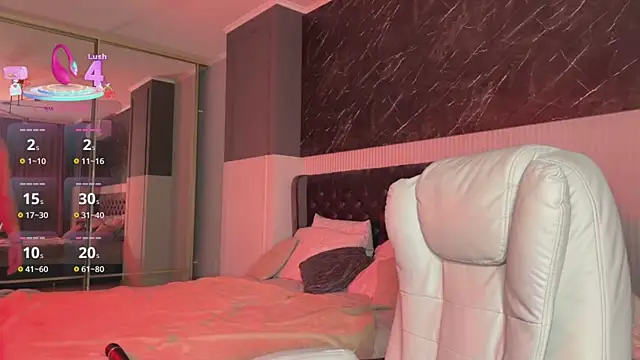 XtraHotX online show from 09-26-25, 12:03