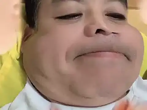 Snapshot of Beijing2000 chatting on 12-04-24, 01:20 Beijing2000 online show from 12-04-24, 01:20