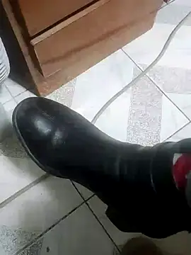 Snapshot of Beijing2000 chatting on 12-20-24, 11:54 Beijing2000 online show from 12-20-24, 11:54