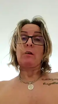 Snapshot of Steffi45 chatting on 12-09-24, 08:44 Steffi45 online show from 12-09-24, 08:44