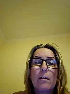 Snapshot of Steffi45 chatting on 03-05-25, 08:32 Steffi45 online show from 03-05-25, 08:32