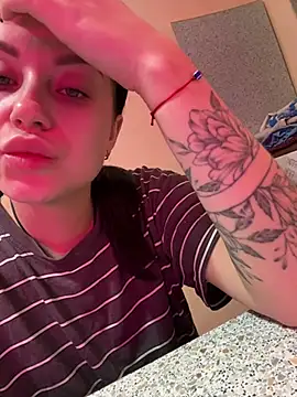 Snapshot of ellie_ssexy chatting on 12-10-24, 04:34 ellie ssexy online show from 12-10-24, 04:34