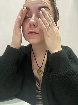 Snapshot of ellie_ssexy chatting on 01-25-25, 04:56 ellie ssexy online show from 01-25-25, 04:56