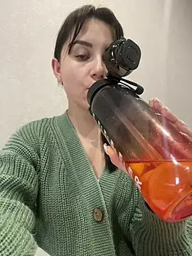 Snapshot of ellie_ssexy chatting on 02-15-25, 04:47 ellie ssexy online show from 02-15-25, 04:47