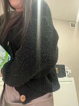 Snapshot of ellie_ssexy chatting on 02-25-25, 04:46 ellie ssexy online show from 02-25-25, 04:46