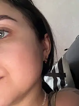 Snapshot of ellie_ssexy chatting on 02-27-25, 04:52 ellie ssexy online show from 02-27-25, 04:52