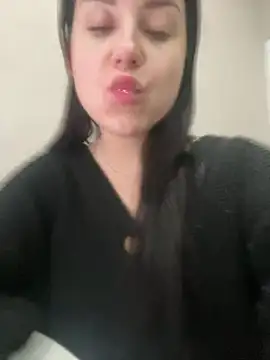 Snapshot of ellie_ssexy chatting on 03-03-25, 04:47 ellie ssexy online show from 03-03-25, 04:47