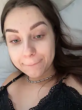 Snapshot of ellie_ssexy chatting on 09-23-25, 04:15 ellie ssexy online show from 09-23-25, 04:15