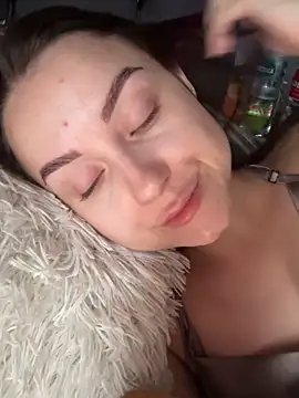 Snapshot of ellie_ssexy chatting on 09-26-25, 04:16 ellie ssexy online show from 09-26-25, 04:16