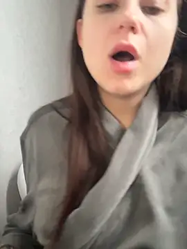 Snapshot of ellie_ssexy chatting on 10-14-25, 04:13 ellie ssexy online show from 10-14-25, 04:13