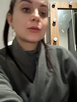 Snapshot of ellie_ssexy chatting on 10-19-25, 08:20 ellie ssexy online show from 10-19-25, 08:20