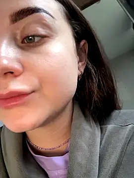 Snapshot of ellie_ssexy chatting on 10-24-25, 04:20 ellie ssexy online show from 10-24-25, 04:20