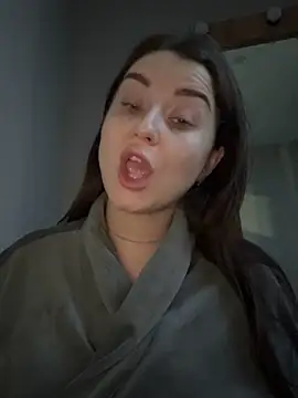 Snapshot of ellie_ssexy chatting on 10-28-25, 04:16 ellie ssexy online show from 10-28-25, 04:16