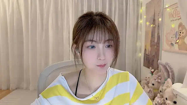 Snapshot of SHUIshui_ chatting on 12-31-24, 04:14 SHUIshui online show from 12-31-24, 04:14