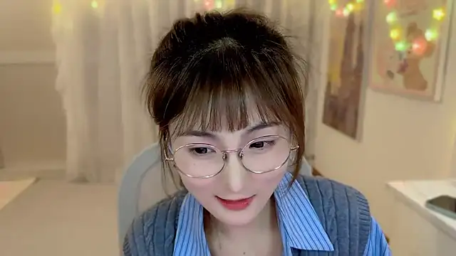 Snapshot of SHUIshui_ chatting on 02-15-25, 04:45 SHUIshui online show from 02-15-25, 04:45