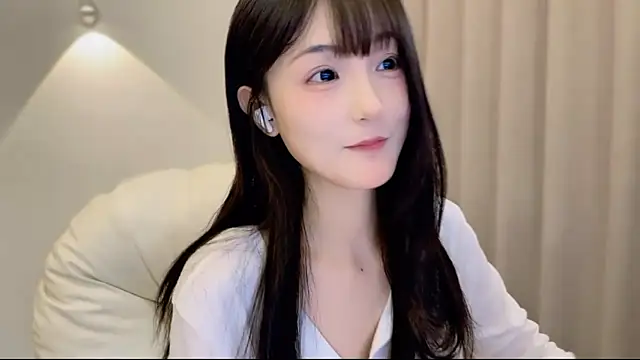 Snapshot of SHUIshui_ chatting on 10-14-25, 08:37 SHUIshui online show from 10-14-25, 08:37