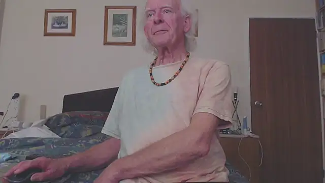 WaverlyKernow online show from 03-15-25, 01:40