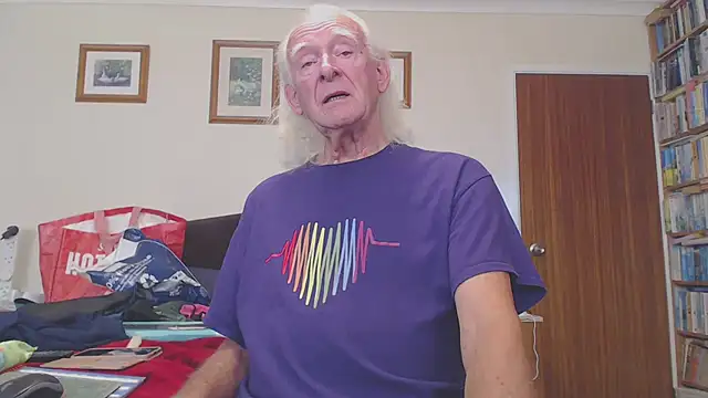 WaverlyKernow online show from 09-30-25, 01:49