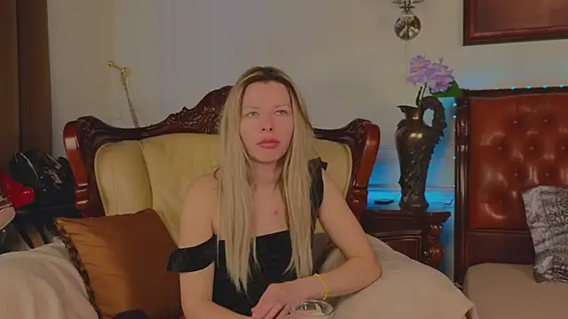 Real Tini online show from 03-12-26, 07:14