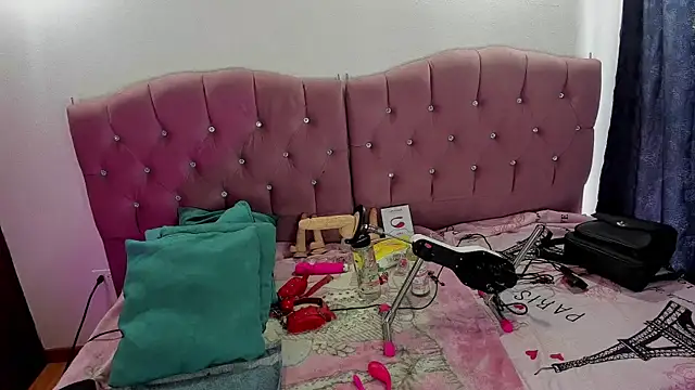 neeko princes online show from 10-22-25, 12:05