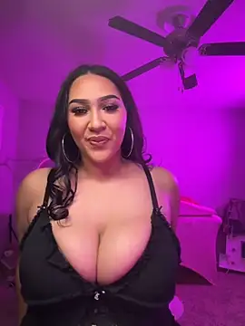 Snapshot of Lickplayofficial chatting on 10-17-25, 03:31 Lickplayofficial online show from 10-17-25, 03:31