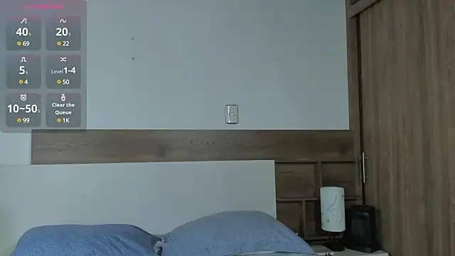 Snapshot of _fullmoon chatting on 02-27-25, 10:09  fullmoon online show from 02-27-25, 10:09