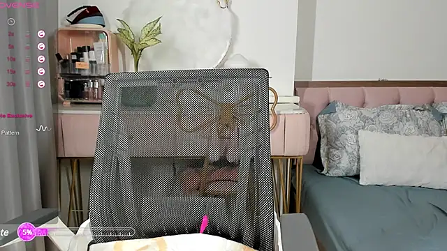  Joliie  online show from 01-21-25, 03:43