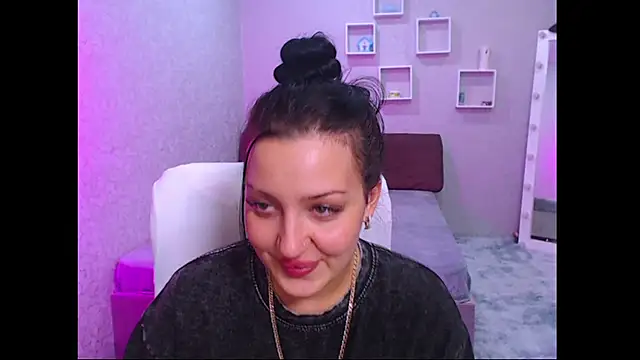 Snapshot of SkarlettMonliss chatting on 10-15-25, 07:25 SkarlettMonliss online show from 10-15-25, 07:25