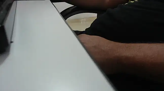 Snapshot of johndiaz23 chatting on 03-04-25, 01:17 johndiaz23 online show from 03-04-25, 01:17