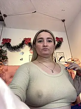 Snapshot of antonella87 chatting on 12-16-25, 09:42 antonella87 online show from 12-16-25, 09:42