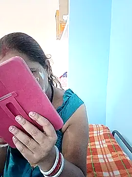 reemacouple007 online show from 10-25-25, 07:27