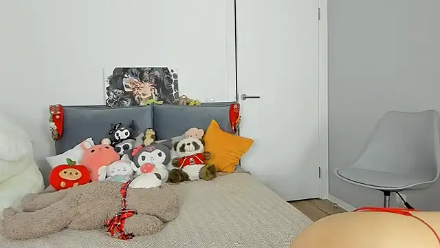 Snapshot of dolly_ll chatting on 02-07-25, 01:32 dolly ll online show from 02-07-25, 01:32