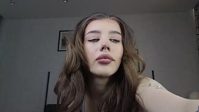 Snapshot of dolly_ll chatting on 03-22-25, 01:30 dolly ll online show from 03-22-25, 01:30