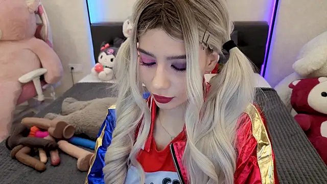 Snapshot of dolly_ll chatting on 11-28-25, 01:25 dolly ll online show from 11-28-25, 01:25