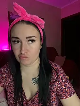 Roxana Bell online show from 02-25-25, 03:27