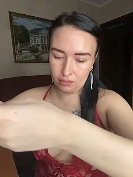 Snapshot of Roxana_Bell chatting on 04-17-26, 07:50 Roxana Bell online show from 04-17-26, 07:50