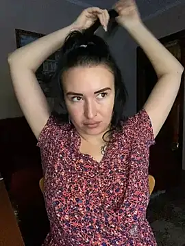 Snapshot of Roxana_Bell chatting on 04-19-26, 12:15 Roxana Bell online show from 04-19-26, 12:15