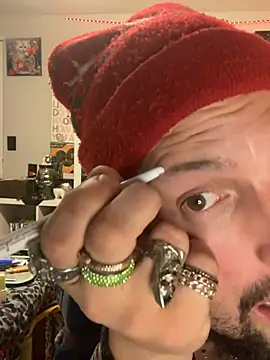 Snapshot of BobbyQ29 chatting on 11-27-25, 04:53 BobbyQ29 online show from 11-27-25, 04:53