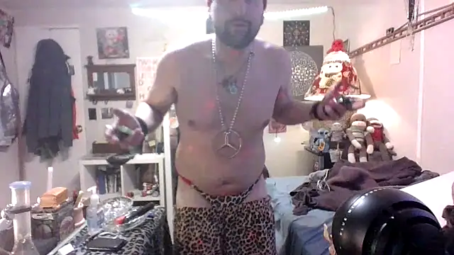 Snapshot of BobbyQ29 chatting on 12-15-25, 08:46 BobbyQ29 online show from 12-15-25, 08:46