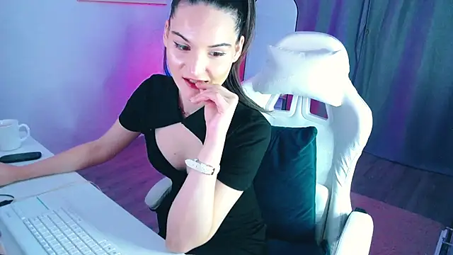 AmbraEnms online show from 03-22-25, 10:37